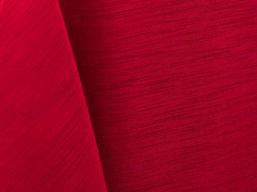 90X156 - MAJESTIC RED