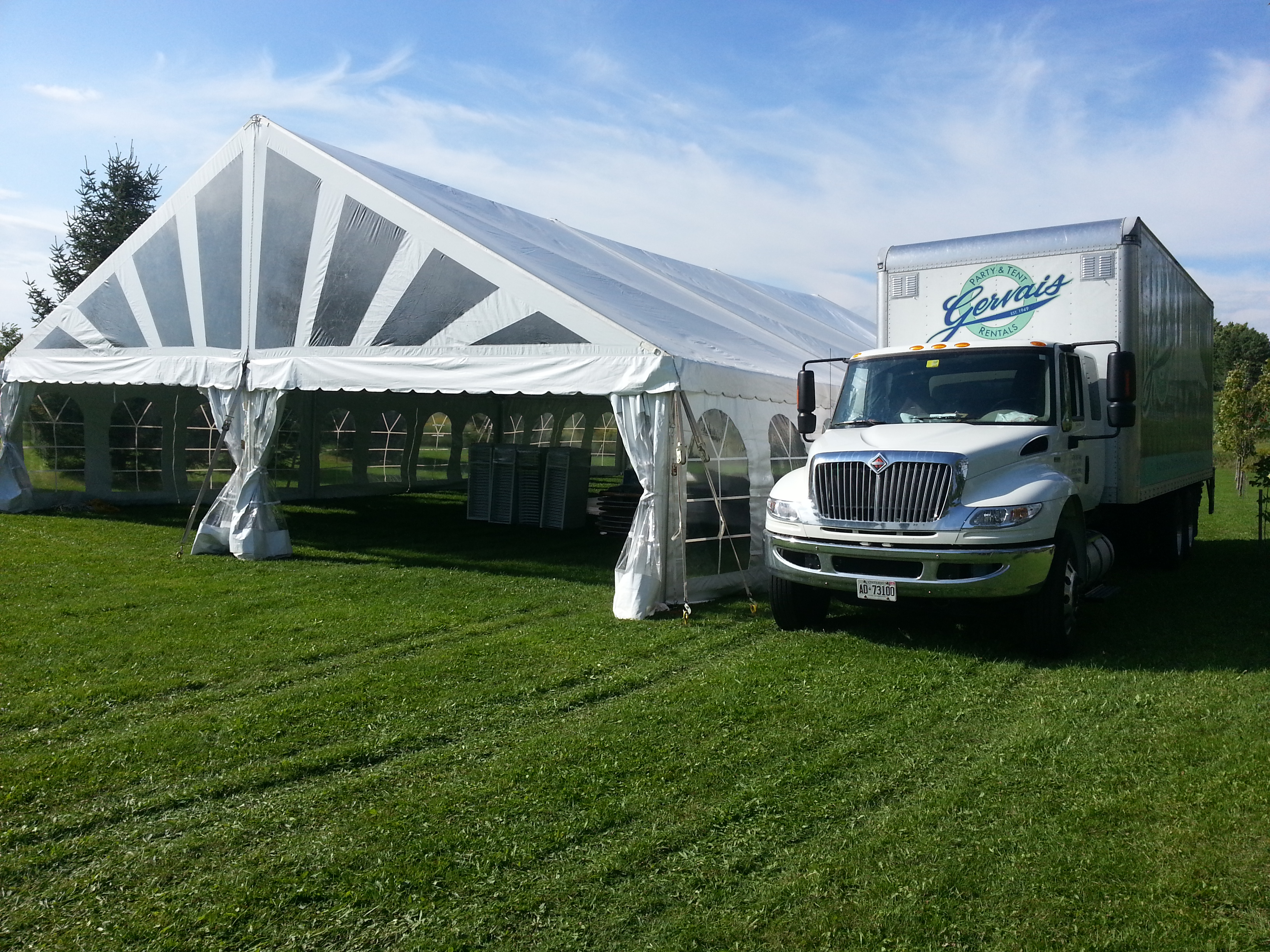 40X60 ULTIMATE FRAME TENT WHITE TOP (For up to 240 people just at tables & chairs)