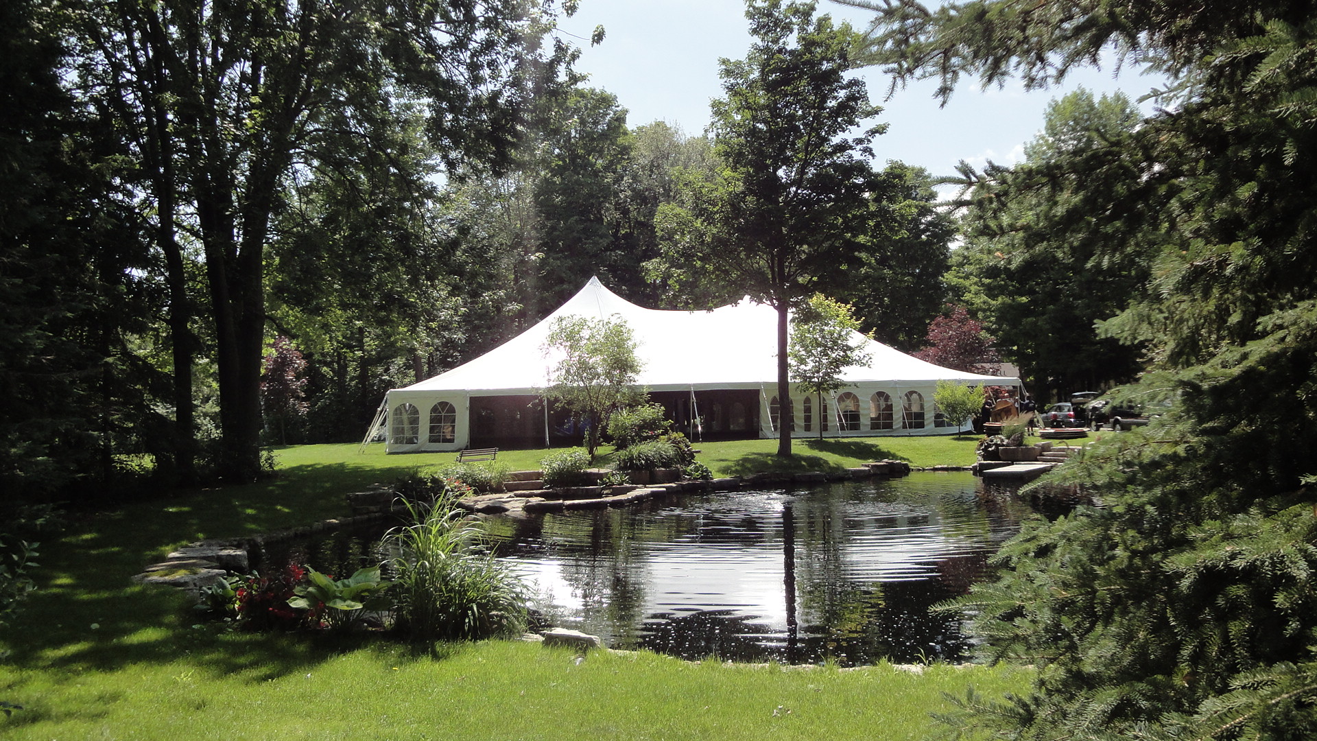 60 X 90 WHITE POLE TENT (For up to 540 people)