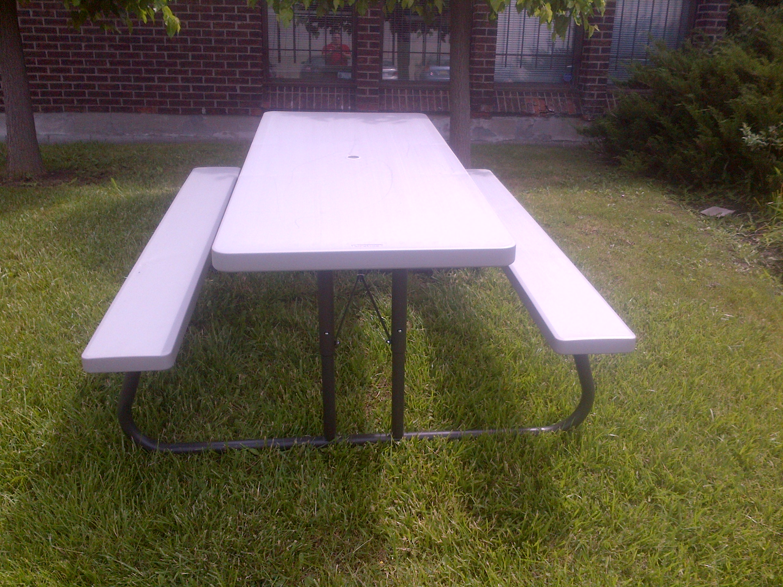 6' GREY PICNIC TABLE (Seats 6) 